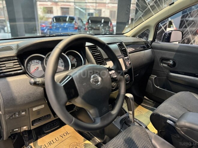 Nissan Tiida-17