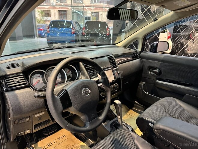 Nissan Tiida-18