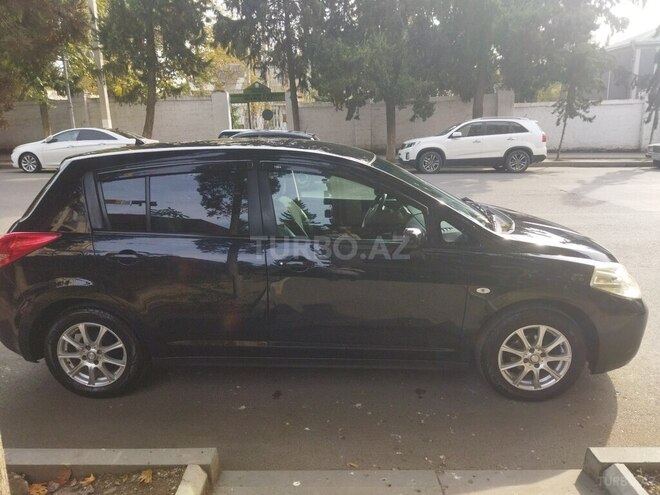 Nissan Tiida-4