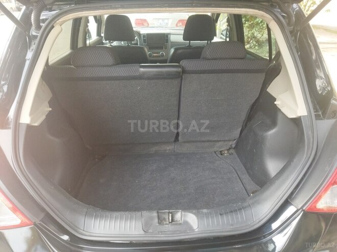 Nissan Tiida-7
