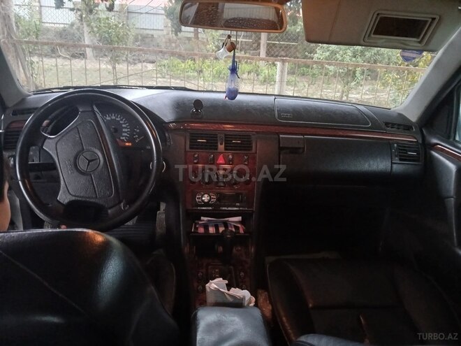 Mercedes E 240 1997, 350,000 km - 2.4 л - Hacıqabul