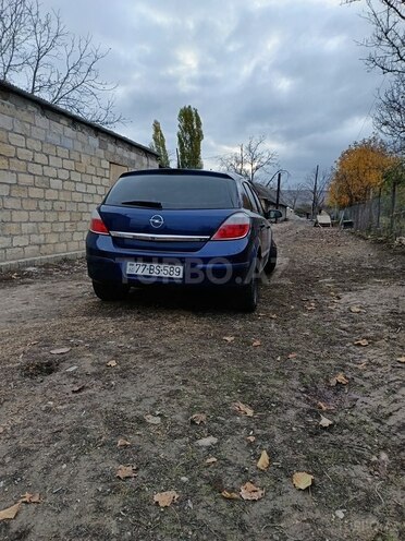 Opel Astra 2006, 200,000 km - 1.4 л - Quba