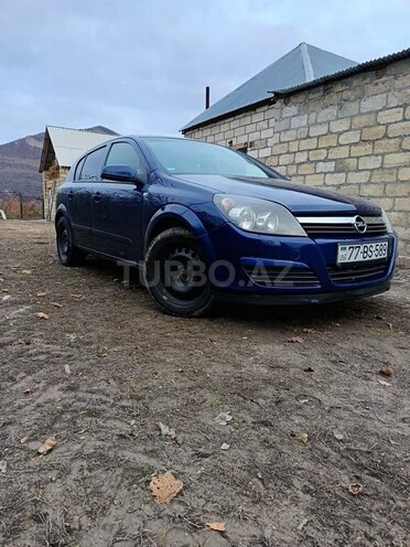 Opel Astra 2006, 200,000 km - 1.4 л - Quba