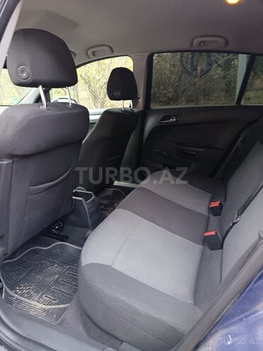 Opel Astra 2006, 200,000 km - 1.4 л - Quba