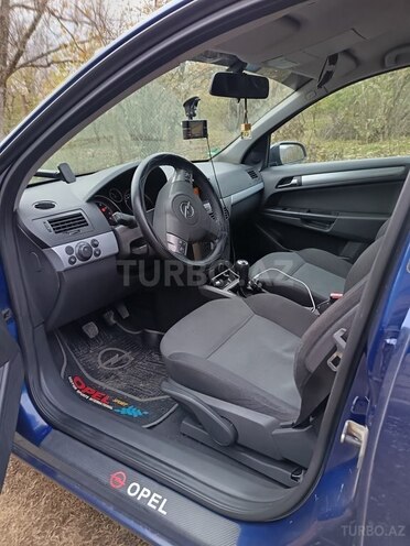Opel Astra 2006, 200,000 km - 1.4 л - Quba