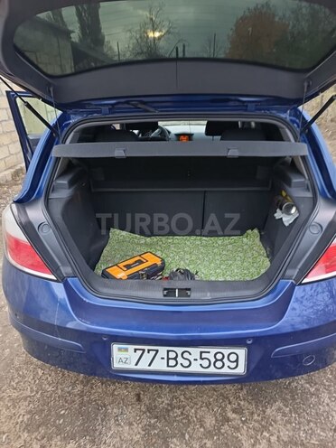 Opel Astra 2006, 200,000 km - 1.4 л - Quba