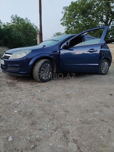 Opel Astra 2006, 200,000 km - 1.4 л - Quba