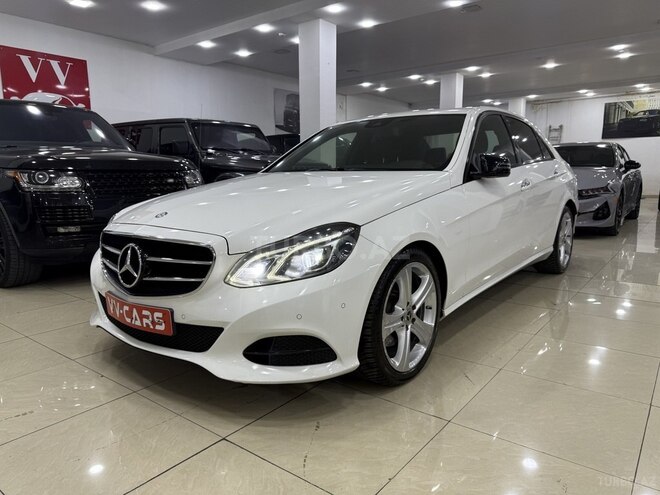 Mercedes E 220 d-3