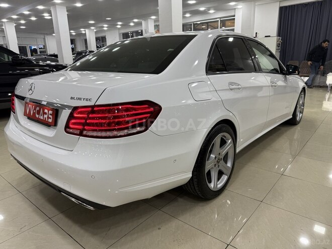 Mercedes E 220 d-6