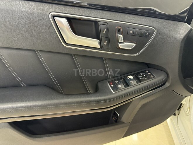 Mercedes E 220 d-12