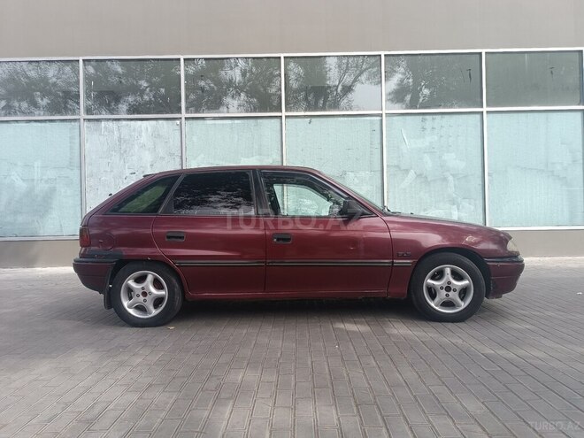 Opel Astra 1993, 498,000 km - 1.4 л - Bakı