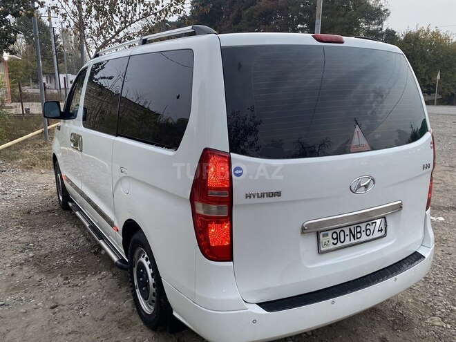 Hyundai H-1 2009, 358,000 km - 2.5 l - Beyləqan