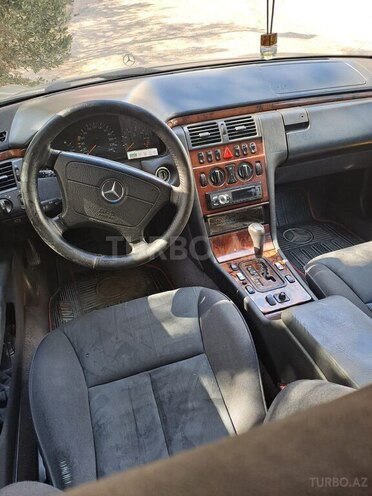 Mercedes E 200 1999, 630,000 km - 2.0 l - Sumqayıt