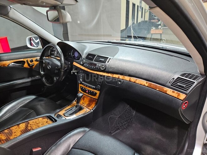 Mercedes E 260 2003, 255,000 km - 2.6 l - Sumqayıt