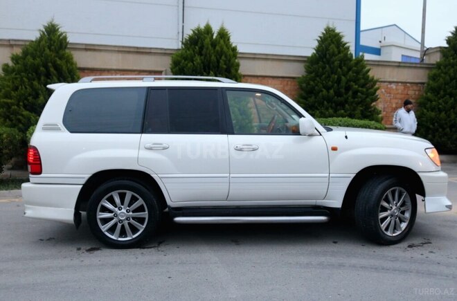 Lexus LX 470-4