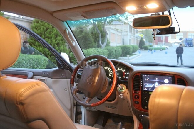 Lexus LX 470-5
