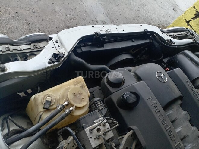 Mercedes E 240 1999, 310,500 km - 2.4 л - Xudat