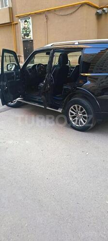 Mitsubishi Pajero 2010, 294,000 km - 3.5 л - Bakı