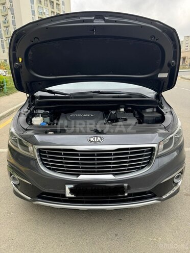 Kia Carnival-12