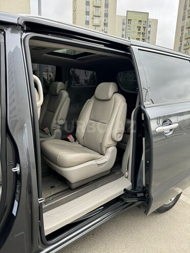 Kia Carnival-10