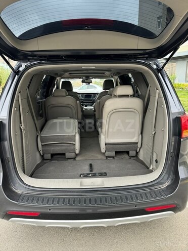 Kia Carnival-7