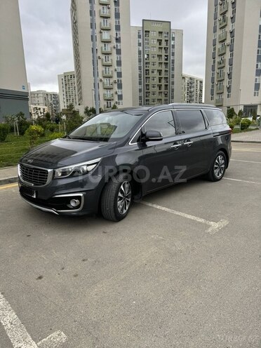 Kia Carnival-3