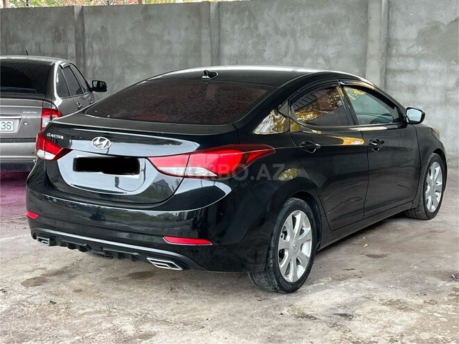 Hyundai Elantra 2015, 106,316 km - 1.8 l - Xudat
