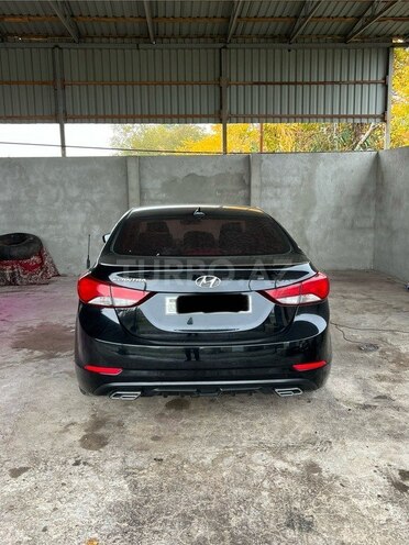 Hyundai Elantra 2015, 106,316 km - 1.8 l - Xudat