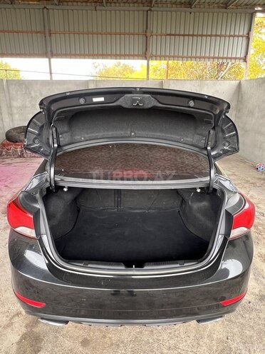 Hyundai Elantra 2015, 106,316 km - 1.8 l - Xudat