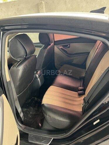 Hyundai Elantra 2015, 106,316 km - 1.8 l - Xudat