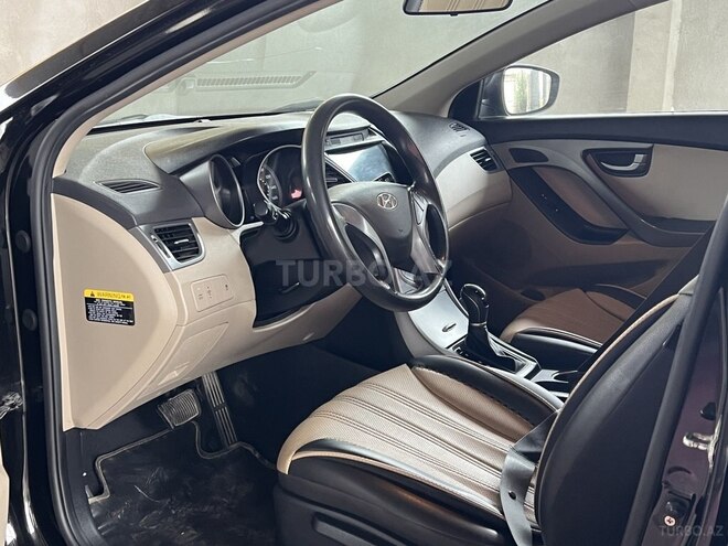 Hyundai Elantra 2015, 106,316 km - 1.8 l - Xudat