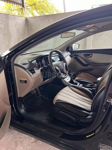 Hyundai Elantra 2015, 106,316 km - 1.8 l - Xudat