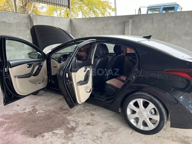 Hyundai Elantra 2015, 106,316 km - 1.8 l - Xudat