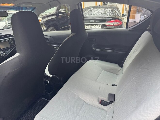 Toyota Prius C 2016, 221,850 km - 1.5 l - Bakı