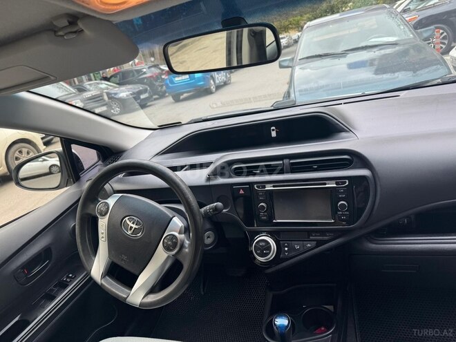 Toyota Prius C 2016, 221,850 km - 1.5 l - Bakı