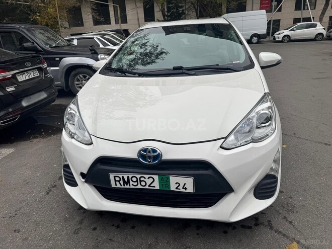 Toyota Prius C 2016, 221,850 km - 1.5 l - Bakı