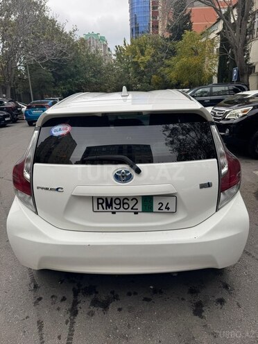Toyota Prius C 2016, 221,850 km - 1.5 l - Bakı