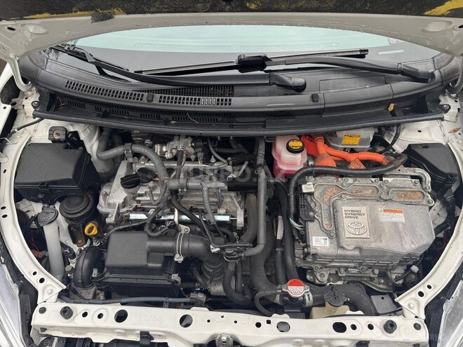 Toyota Prius C 2016, 221,850 km - 1.5 l - Bakı