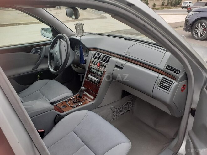 Mercedes E 240 1999, 240,000 km - 2.4 l - İmişli