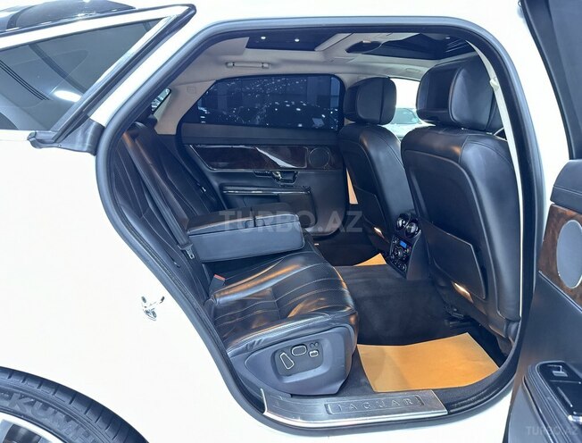 Jaguar XJ-13