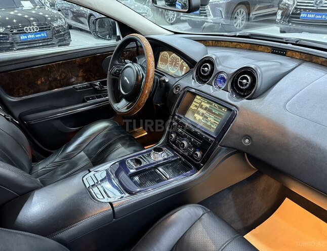 Jaguar XJ-10