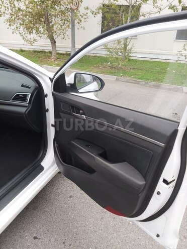 Hyundai Avante 2017, 172,000 km - 1.6 l - Bakı
