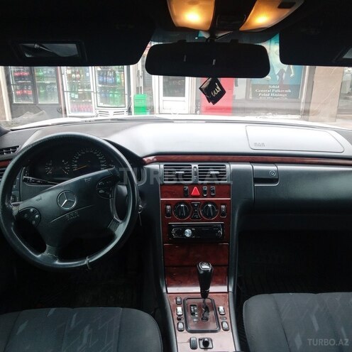 Mercedes E 220 d 2001, 420,000 km - 2.2 l - Bakı