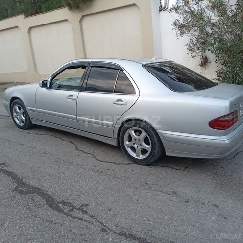 Mercedes E 220 d 2001, 420,000 km - 2.2 l - Bakı