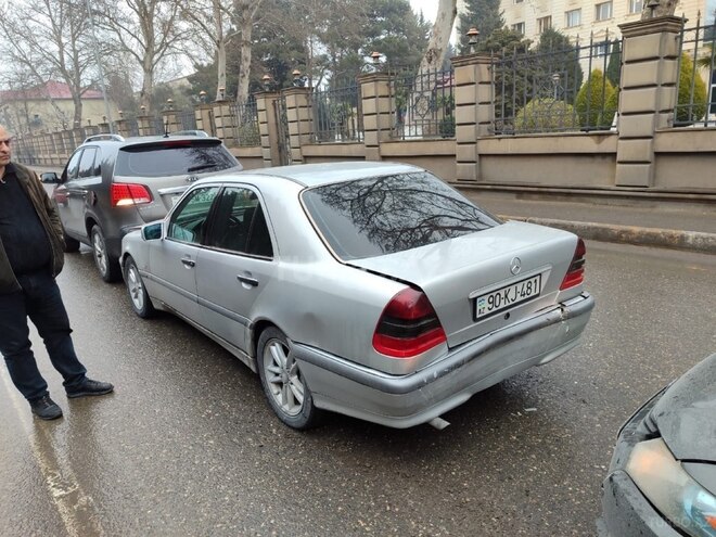 Mercedes C 180 1999, 285,000 km - 1.8 l - Bakı