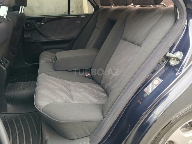 Mercedes E 220 d 2001, 310,000 km - 2.2 l - Bakı