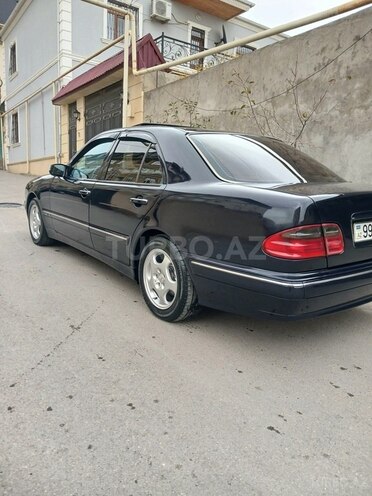 Mercedes E 220 d 2001, 310,000 km - 2.2 l - Bakı