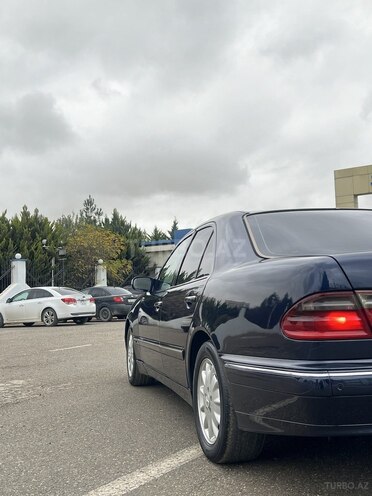 Mercedes E 220 d 2001, 318,058 km - 2.2 л - Bakı