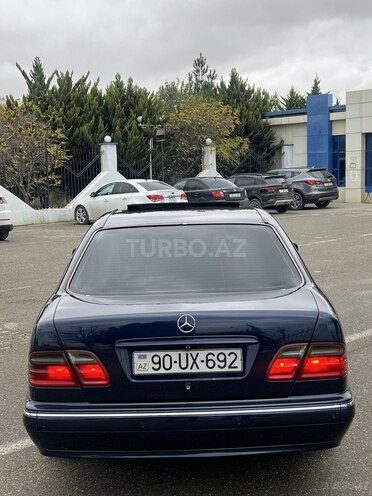 Mercedes E 220 d 2001, 318,058 km - 2.2 л - Bakı