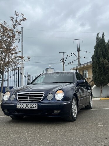 Mercedes E 220 d 2001, 318,058 km - 2.2 л - Bakı